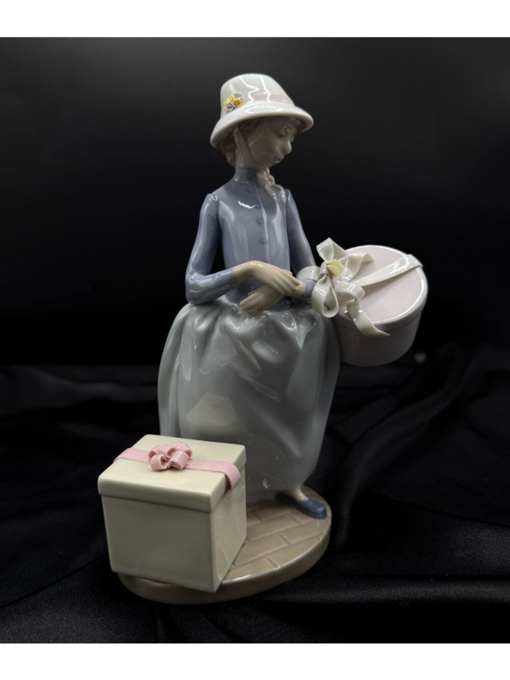 Vintage 1992-1993 Lladro "Easter Bonnet" Porcelain Figurine